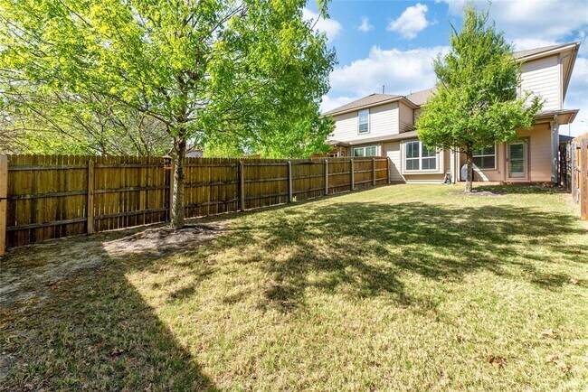 Building Photo - 13400 Briarwick Dr