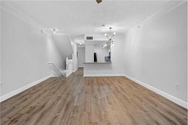 Building Photo - 2032 Alta Meadows Ln