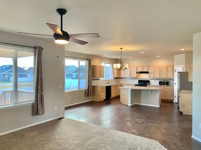 Building Photo - Beautiful 4 Bed/3 Bath West Greeley Home – Spacious Lot & Great Location!