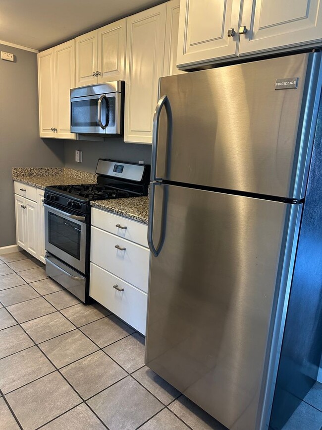 Building Photo - Cozy 3-Bed, 2-Bath Home in Lincoln Manor