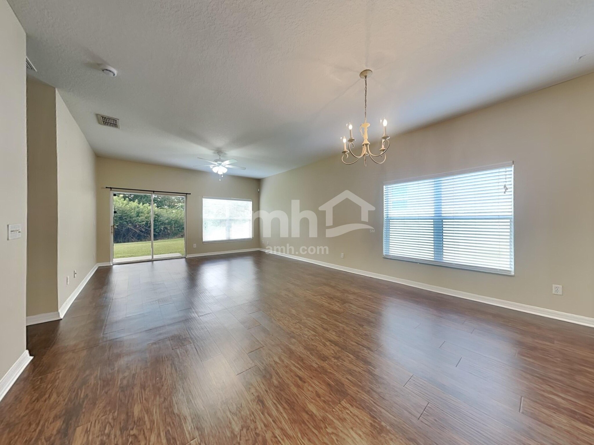 Building Photo - 1216 Maplebrook Dr