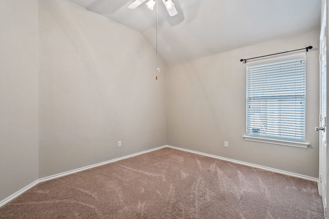 Building Photo - 3521 Amador Dr