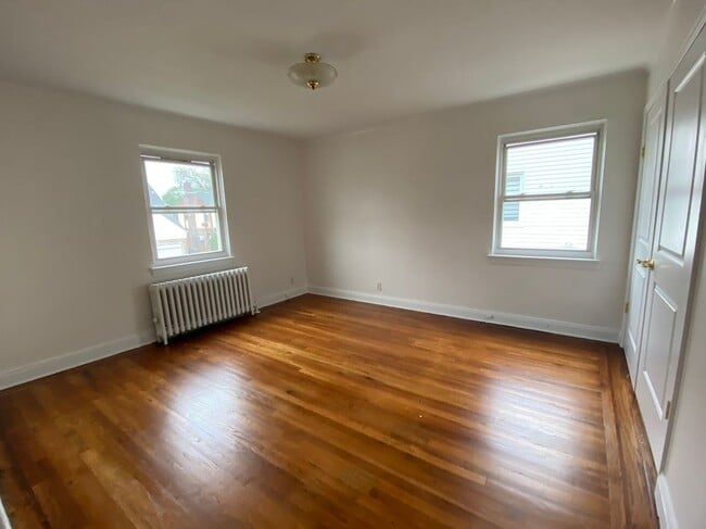 Building Photo - 76-12 175th St