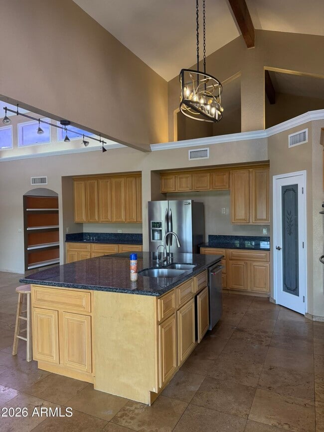 Building Photo - 8377 E Thoroughbred Trail