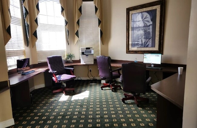 Building Photo - Elegant 1-Bedroom Condo with Lakeside Views in Resort-Style Community