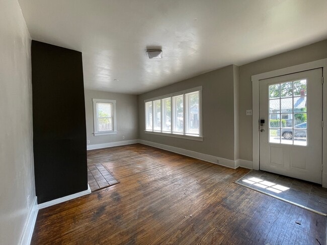 Building Photo - 1238 E Bon Air Ct