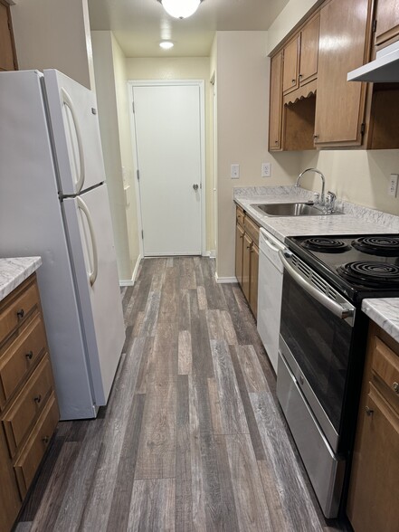 Kitchen - 1228 46th Pl SE