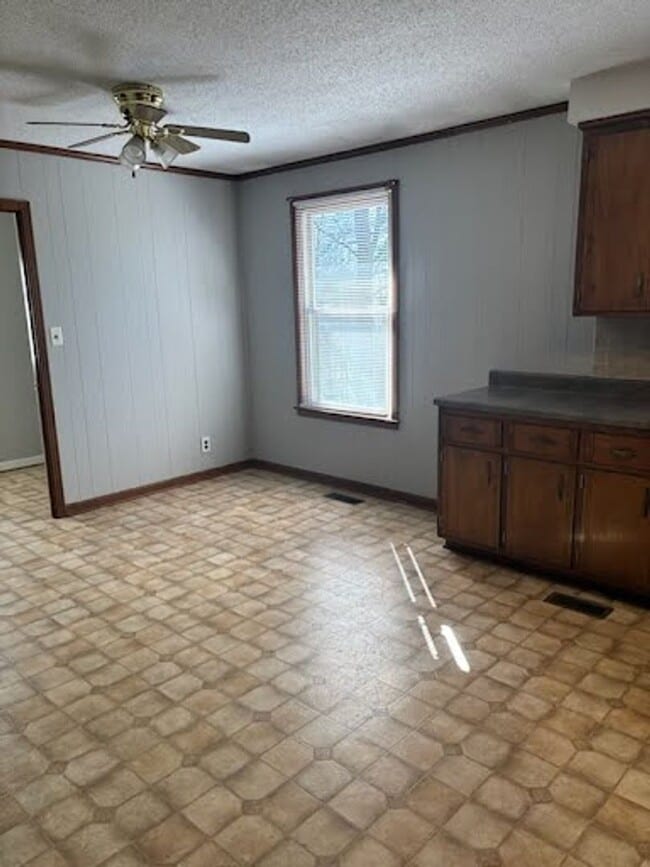 Building Photo - 3104 Spring Creek Ct