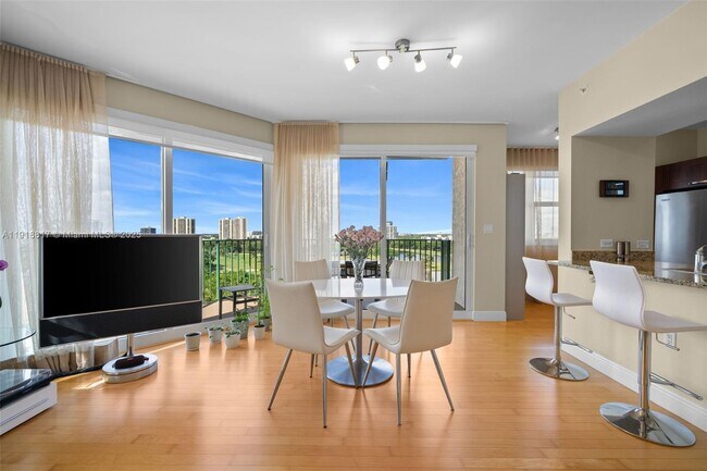 Building Photo - 20000 E Country Club Dr