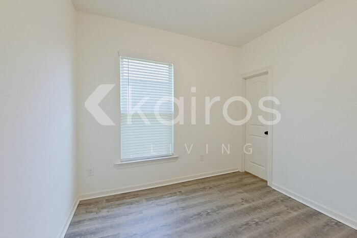 Building Photo - 215 Peppercorn Wy