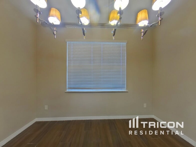Building Photo - 3608 Voyager Ln