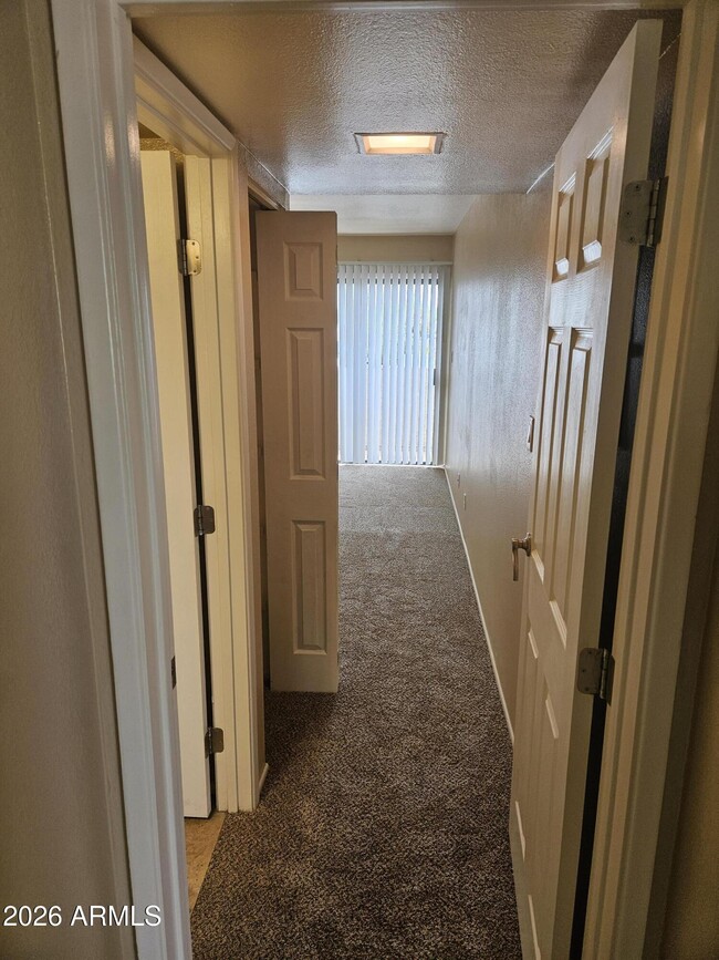 Building Photo - 835 N Granite Reef Rd