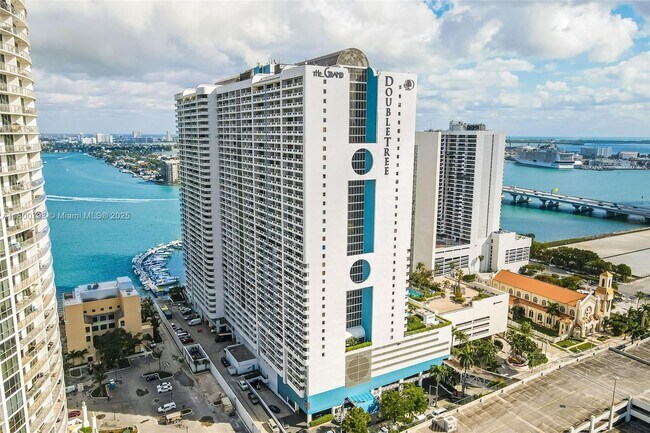 Building Photo - 1717 N Bayshore Dr