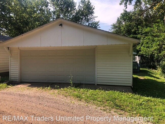 Building Photo - 4 br, 1 bath House - 1901 E Purdue St.