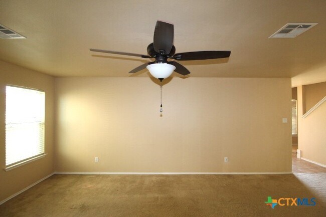 Building Photo - 304 W Gemini Ln