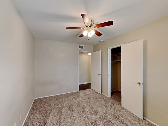 Building Photo - 764 Oakwood Ave