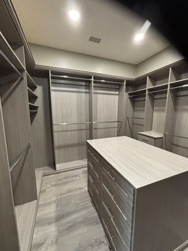 Building Photo - 30732 Paseo Elegancia