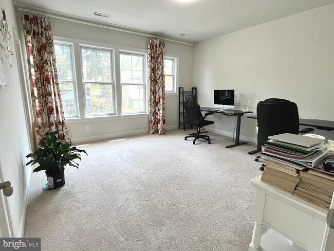 Building Photo - 6626 Moly Dr