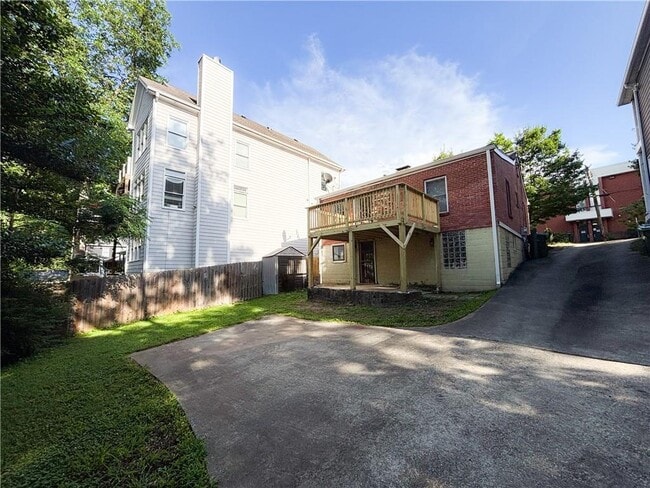 Building Photo - 166 Tuskegee St SE