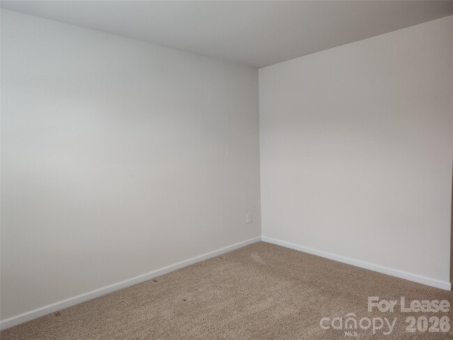 Building Photo - 2109 Allium Dr