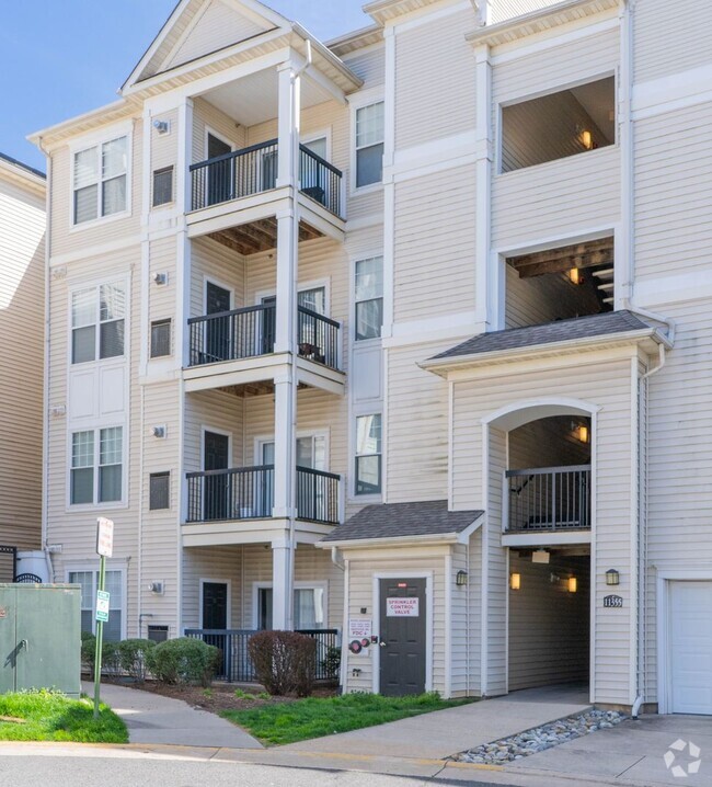Building Photo - Fairfax Ridge Condo with 2 BD 2 BA