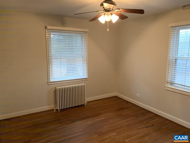 Building Photo - 1613 Del Mar Dr
