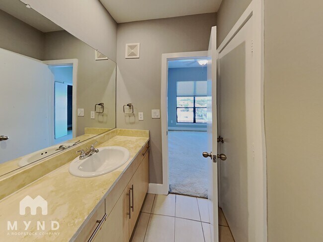 Building Photo - 4605 Cedar Springs Rd