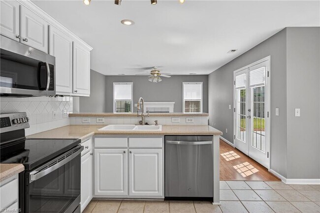 Building Photo - 4018 Berkshire Ct