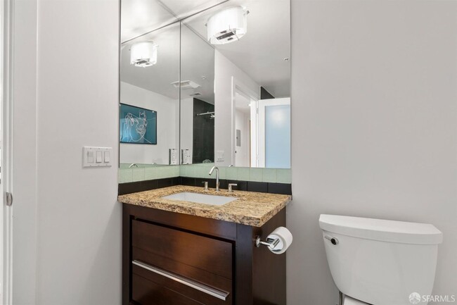 Building Photo - Stylish 1BD/1BA Condo in SOMA/South Beach