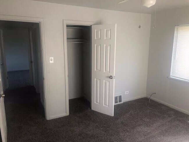 Building Photo - 2 Bedroom 1 Bathroom in East Denver Availa...