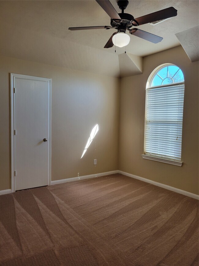 Building Photo - 13411 Forest Pines Village Ln