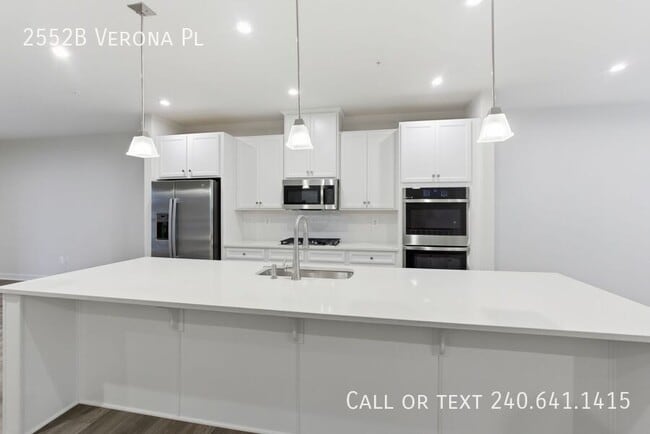 Building Photo - 2552B Verona Pl-