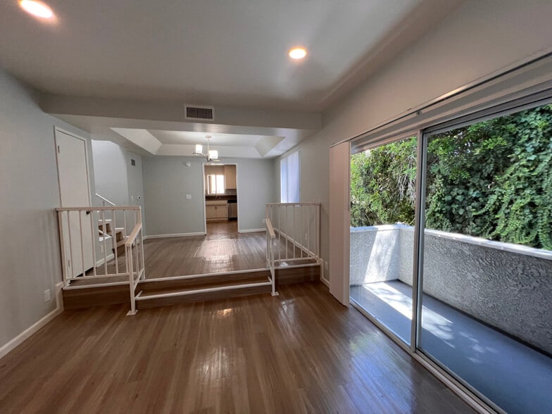 Building Photo - 4648 Fulton Ave