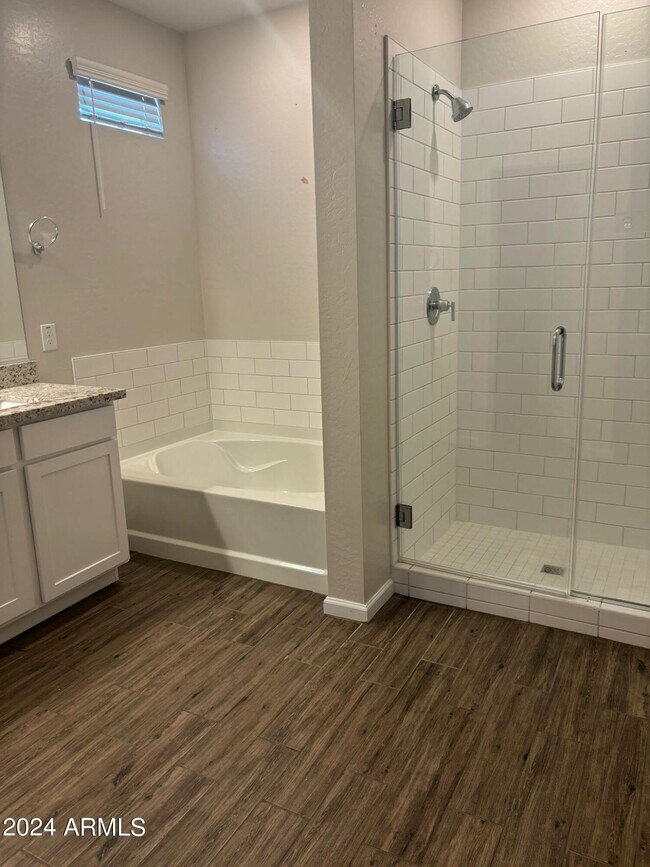 Building Photo - 2002 E Brooklyn Dr