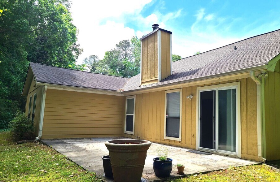 Building Photo - 2228 N Woods Ct