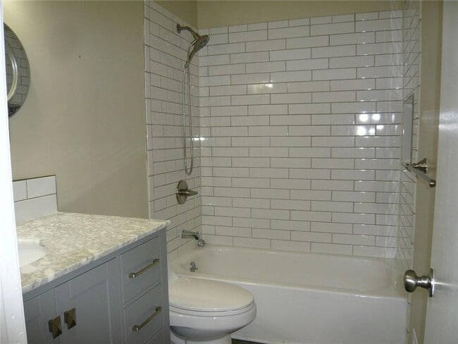 Building Photo - 101 Wills Ln
