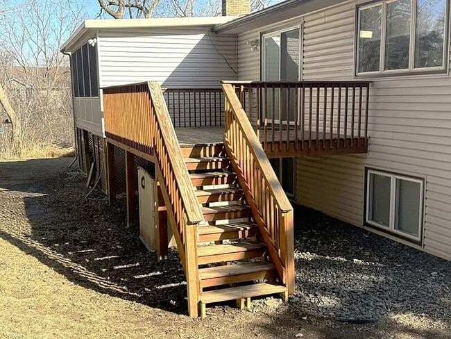 Building Photo - 7431 Rosewood Ln N