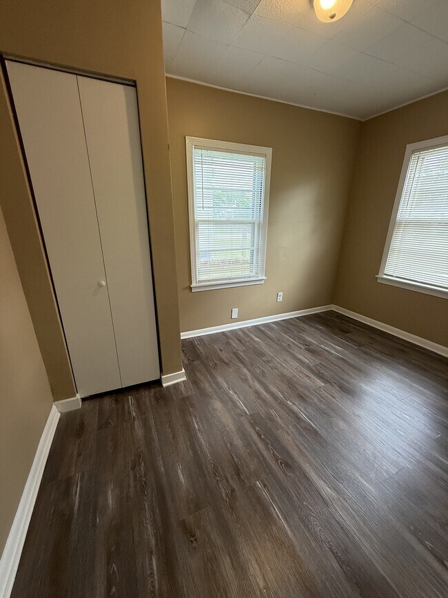 Building Photo - 5604 Ter O