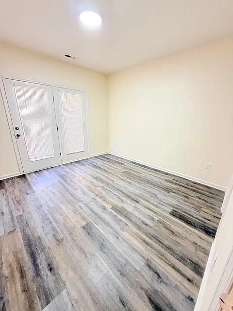 Building Photo - Room in Duplex on North St