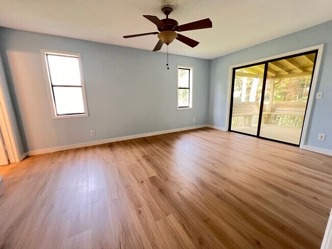 Building Photo - 4812 Bentwood Dr