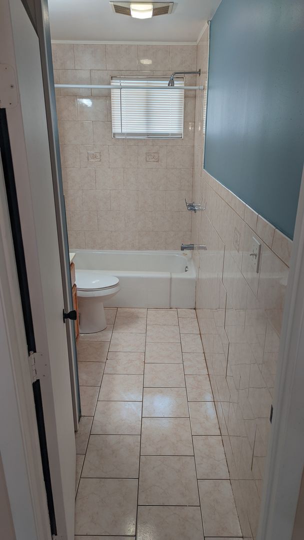 Building Photo - Spacious 2-Bedroom Home Available NOW!