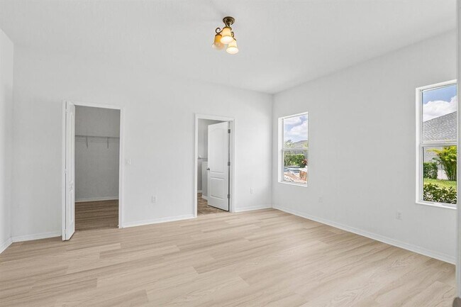 Building Photo - 11790 Fennemore Way