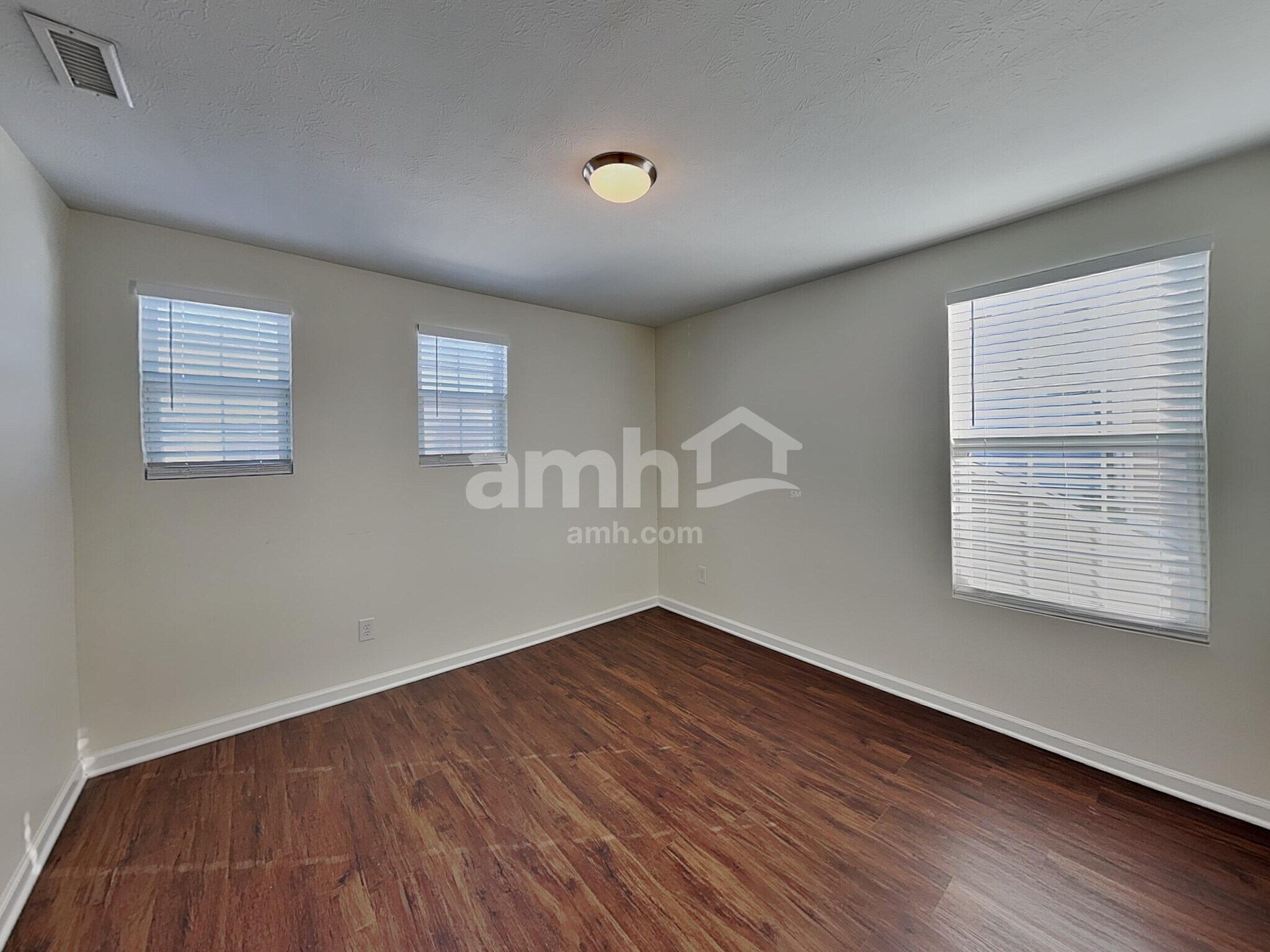 Building Photo - 6605 Shooting Star Dr