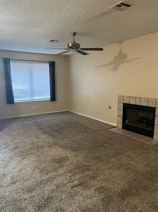 Building Photo - All Appliances