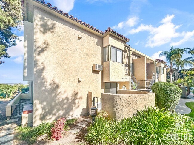 Building Photo - Beautiful 2BD/2BA Condo W/ Reserved Parkin...