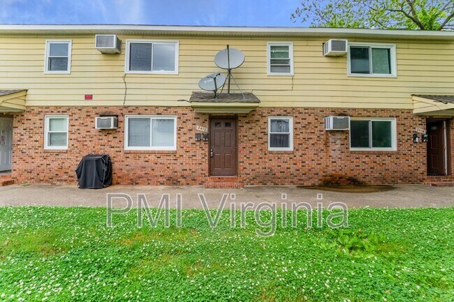 Building Photo - 2412 Courtney Ave