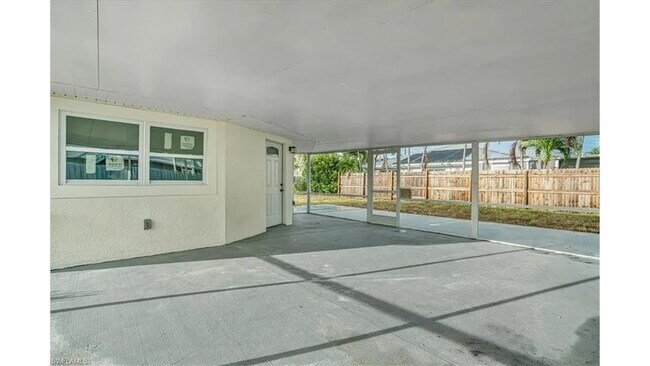 Building Photo - 190 Tarpon Rd
