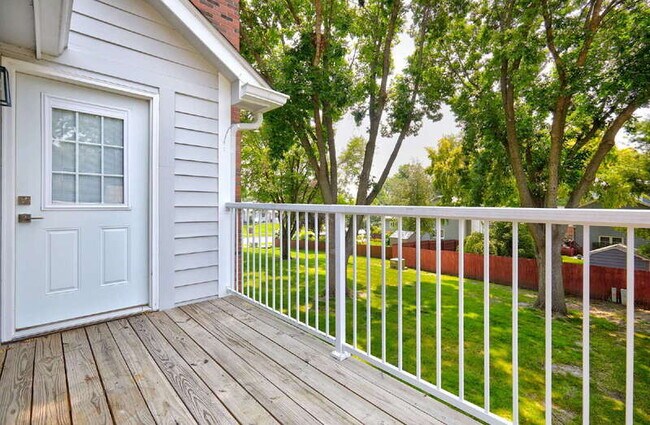 Building Photo - 5220 Boulder Dr