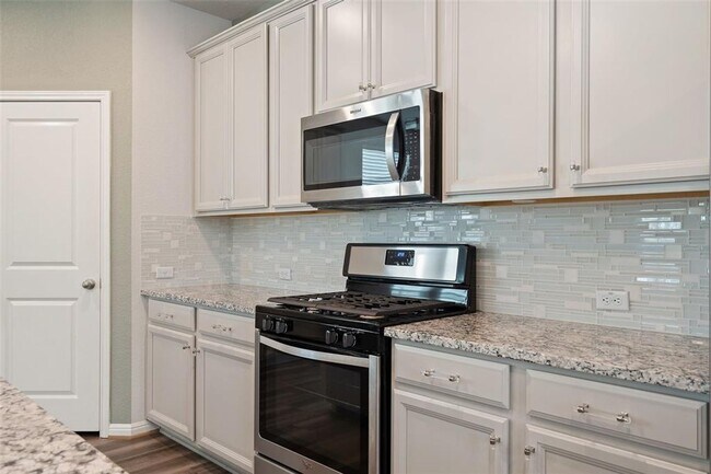 Building Photo - Big Sky Ranch 3-Bedroom/2.5 Bath - Drippin...