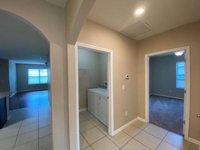 Building Photo - Oak Hill Plantation - 4/2/2 **Won't Last**